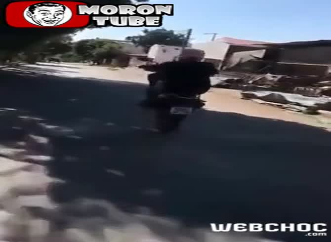 Video :Another motorcyclist is missing his wheelie